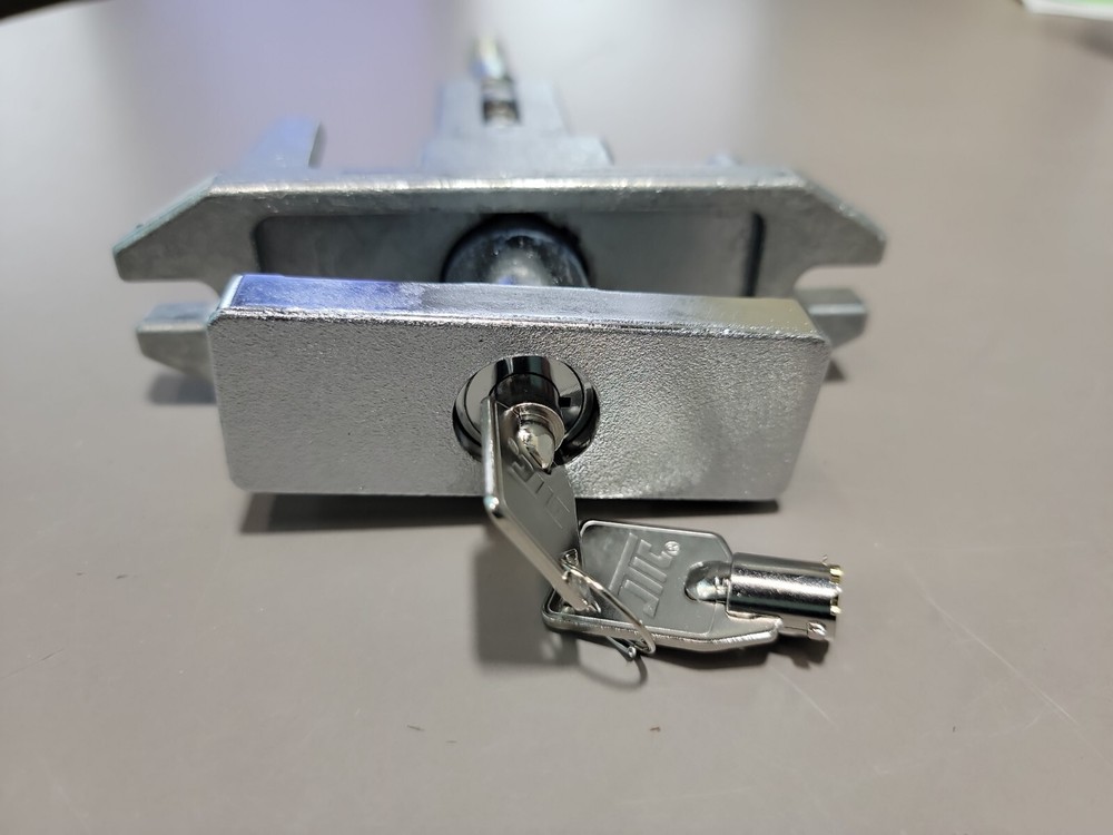 Dixie Narco T handle with posts (for coin chute) includes lock and two keys