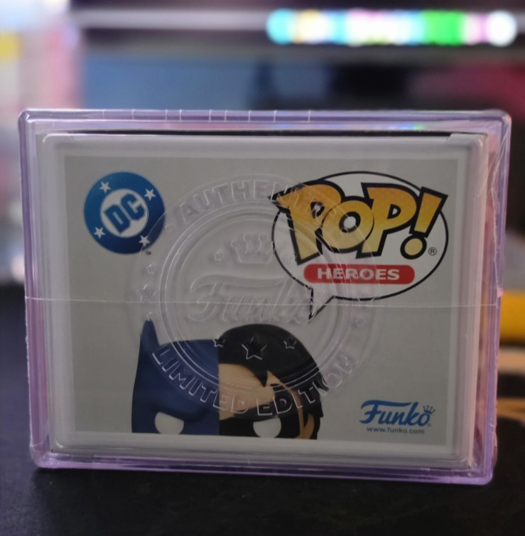 Pop! Batman/Robin (Tim Drake) with Pop! Protector In Hand! #603 - 1200 Pcs