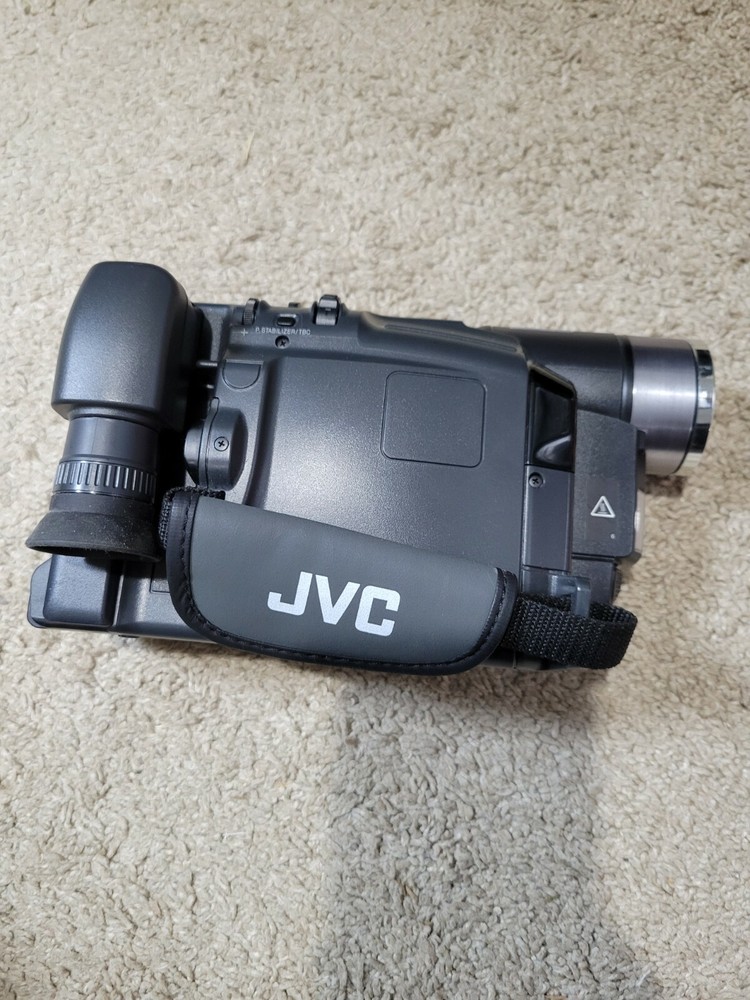 JVC GR-AX970U Compact VHS Camera