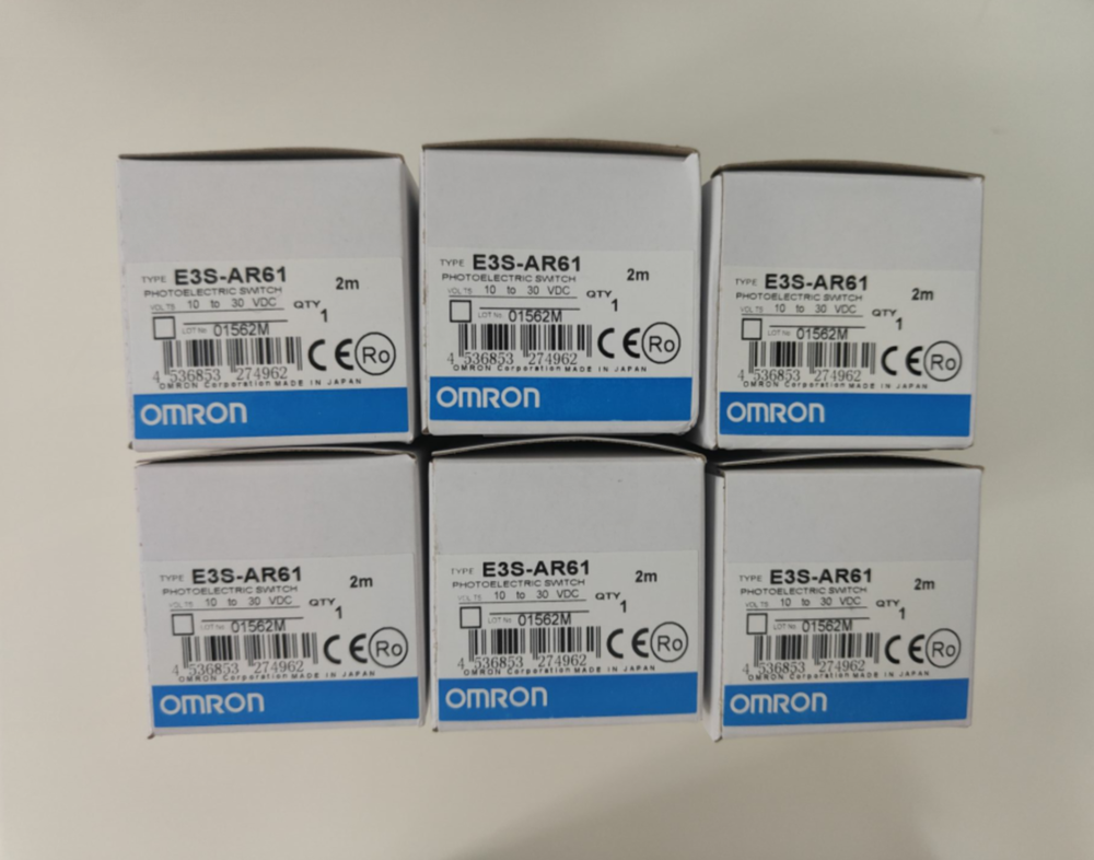 1PC New In Box Photoelectric Sensor E3S-AR61