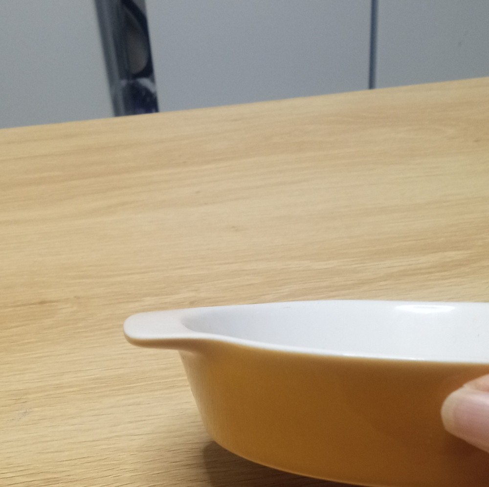 Guy Degrenne White & Yellow Solid Round Casserole Dish w/ Side Handles