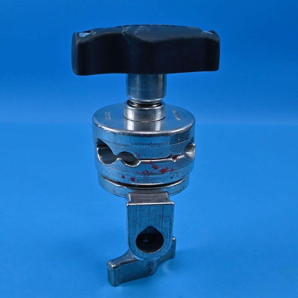 Avenger D200 Grip Head 2.5” | Used | Chrome | 5/8” Socket