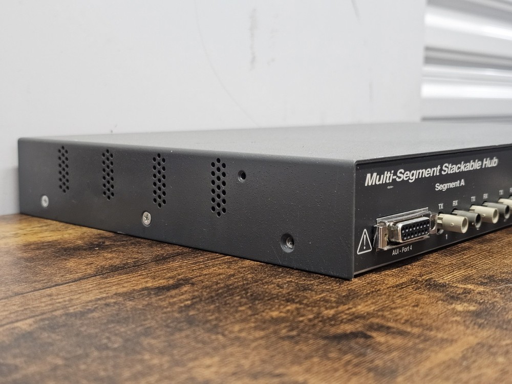 SMC SMC3306FC TIGERSTACK 3306FC MULTI-SEGMENT STACKABLE HUB 720.250 UNTESTED