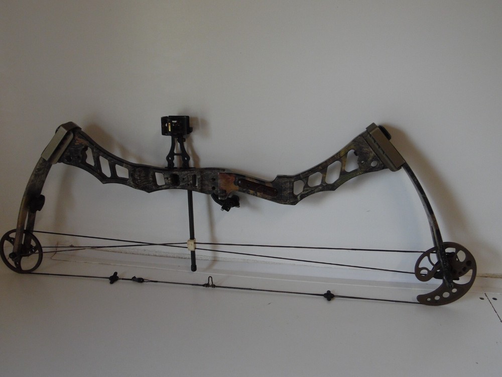 Jennings radiant compound bow with arrow rest sight peep release loop left hand