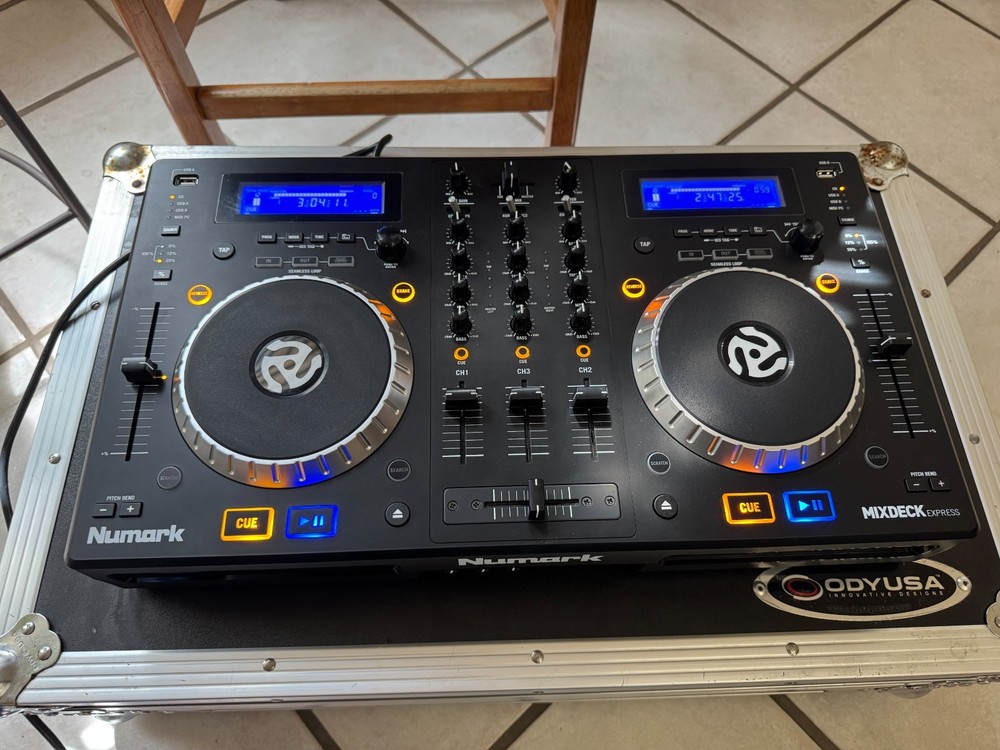 NUMARK MIXDECK EXPRESS Doble DECK USB-A USB-B CD MP3 ++ DJ Controller