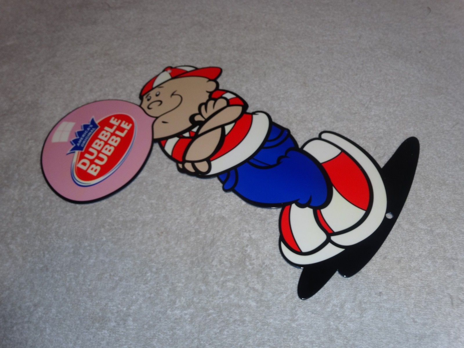 VINTAGE DUBBLE BUBBLE BOY BLOWING FLEER CHEWING GUM 10" METAL GASOLINE OIL SIGN!