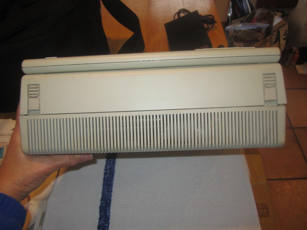 VNTG Zenith Data Systems ZFL-171-42 Portabl Personal Computer W/CASE - POWERS ON