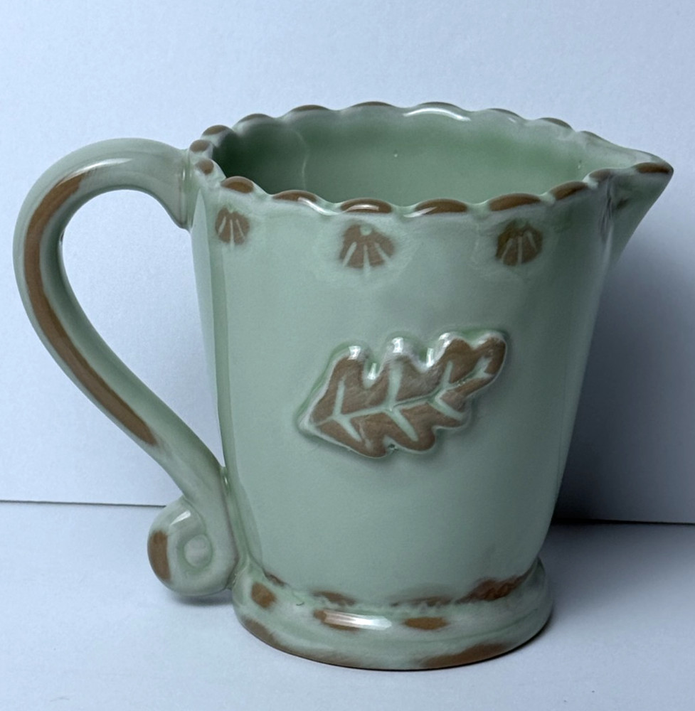 Tic Tic Terracotta Pottery Leaf Decor Pitcher