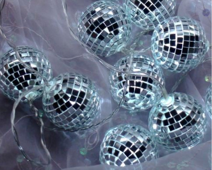 FORTUNE MBS-2 2" MIRROR BALL STRING LIGHTS (12 BALLS ON EACH STRING) *D7