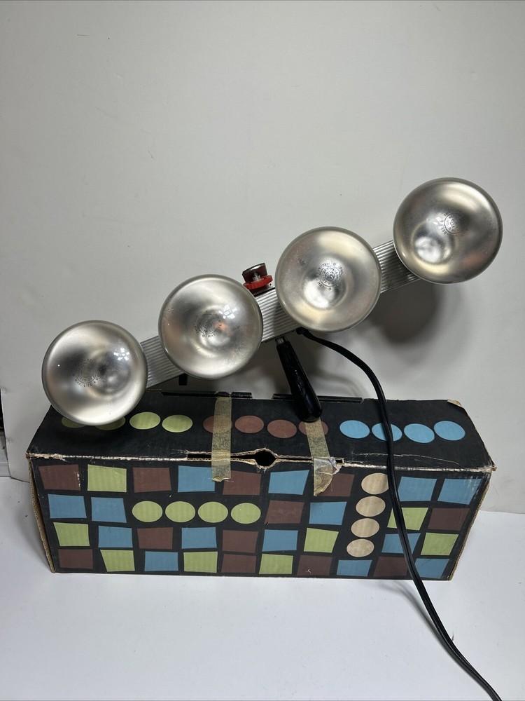 VINTAGE  MOVIE LIGHT BAR