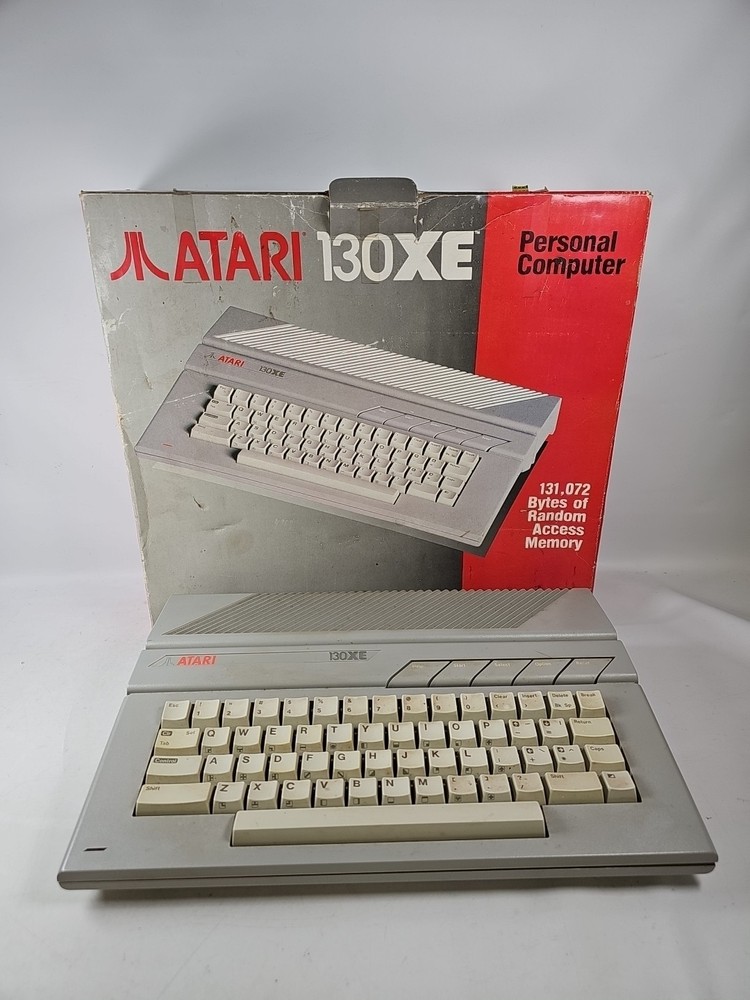 Atari 130XE Computer Untested WITH BOX Nice Shape