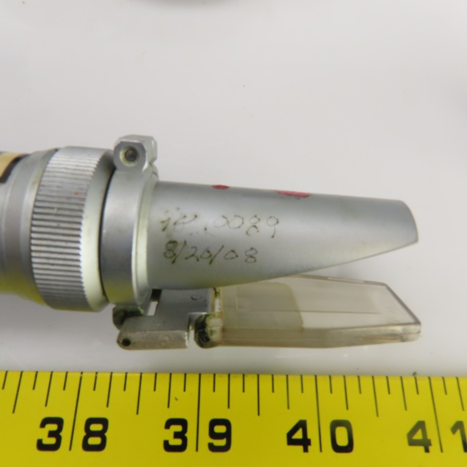 Vee-Gee BX-1 Handheld Brix Refractometer 0-32%, +/-0.2% W/Carry Case