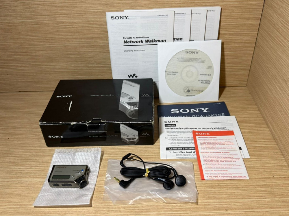 READ INFO - RARE - Sony NW-E73 Network Walkman Mp3 player high end