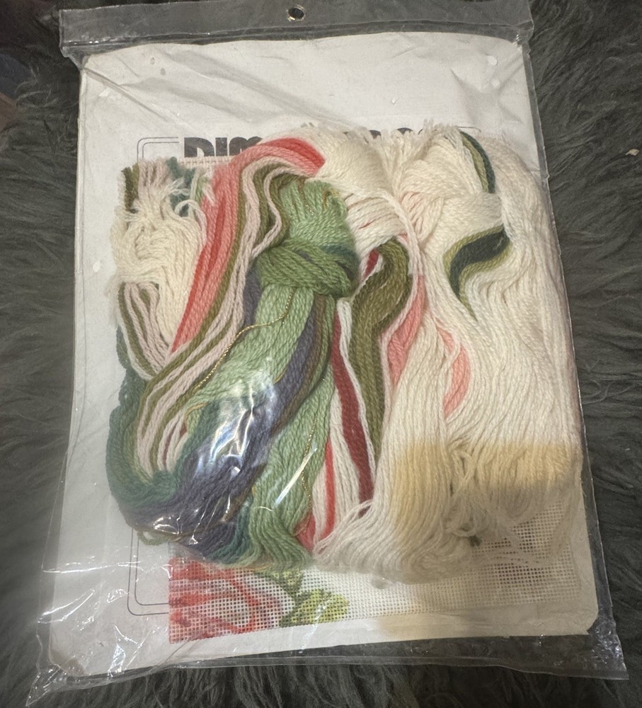 Dimensions THE ROSE Needlepoint Kit #2370 dated 1990 Unopened