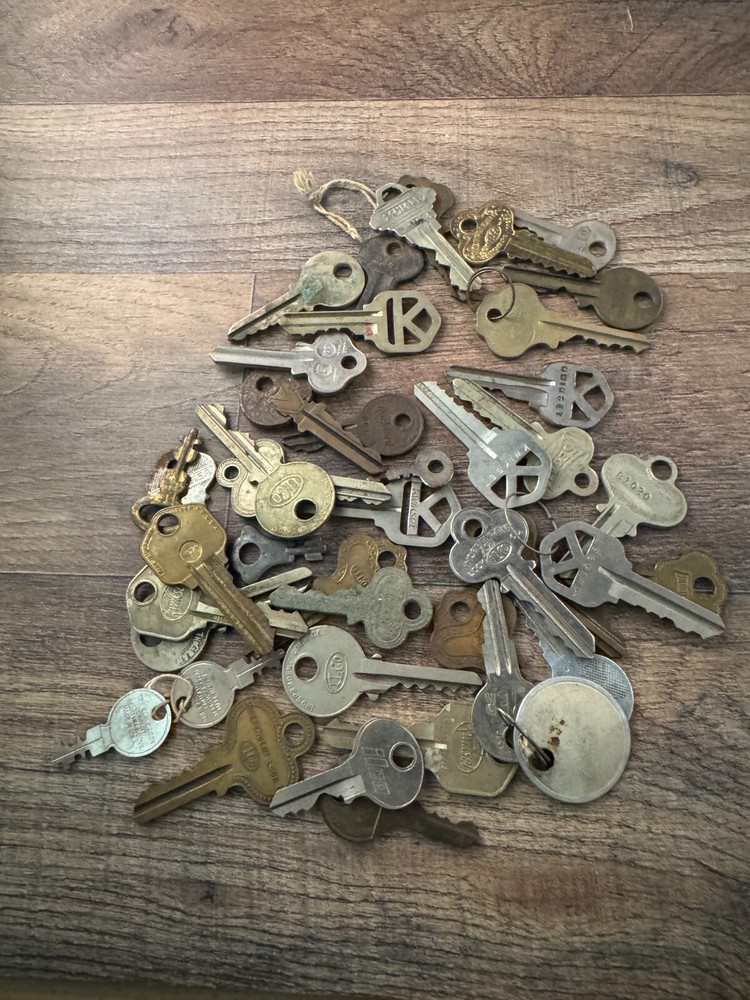 40+ Vintage Key Lot Mixed Types