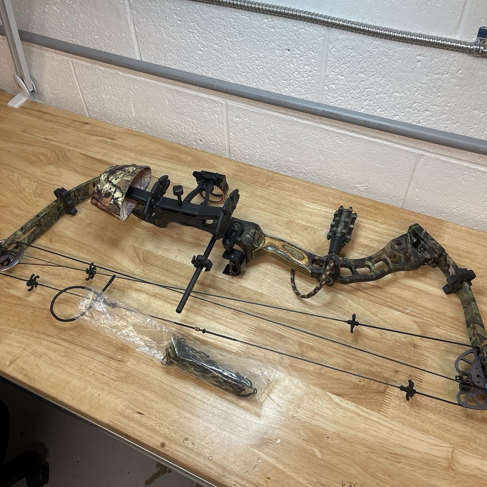 Bowtech Compound Bow 70lb - 28in - READ