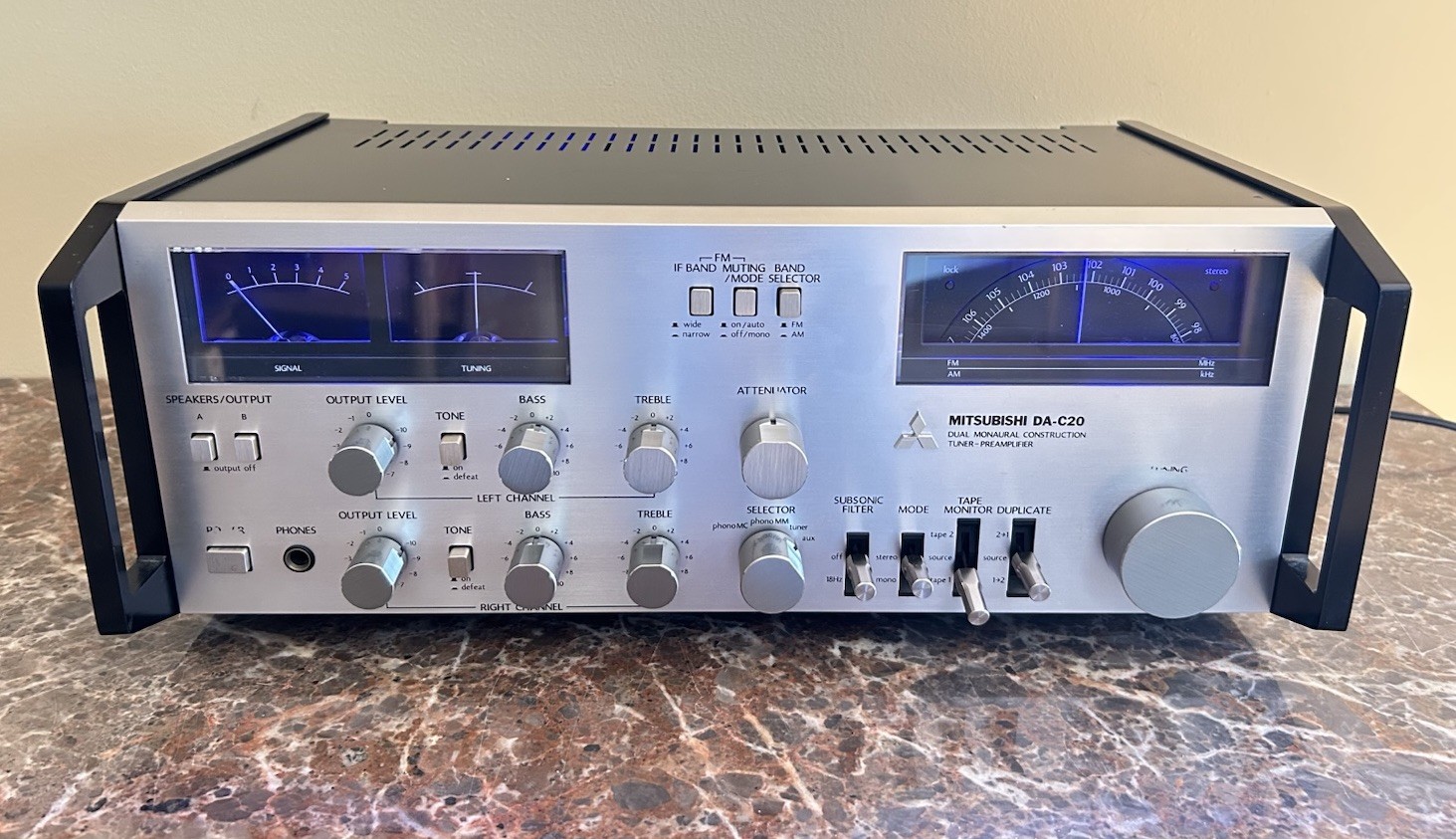 Mitsubishi DA-C20 Preamplifier For Parts or Repair