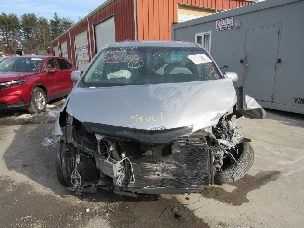 SIENNA 2017 Glove Box 1019741