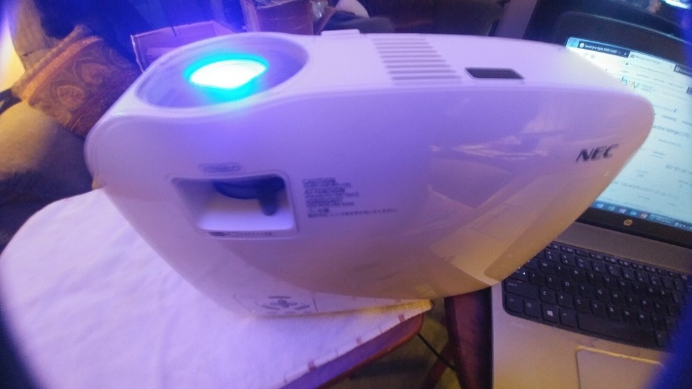 Nec Model VT590 Portable Multimedia LCD Projector with Working Lamp