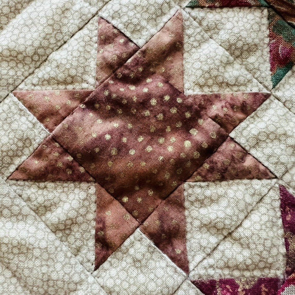 Vintage Handmade Wall Hanging Quilt.