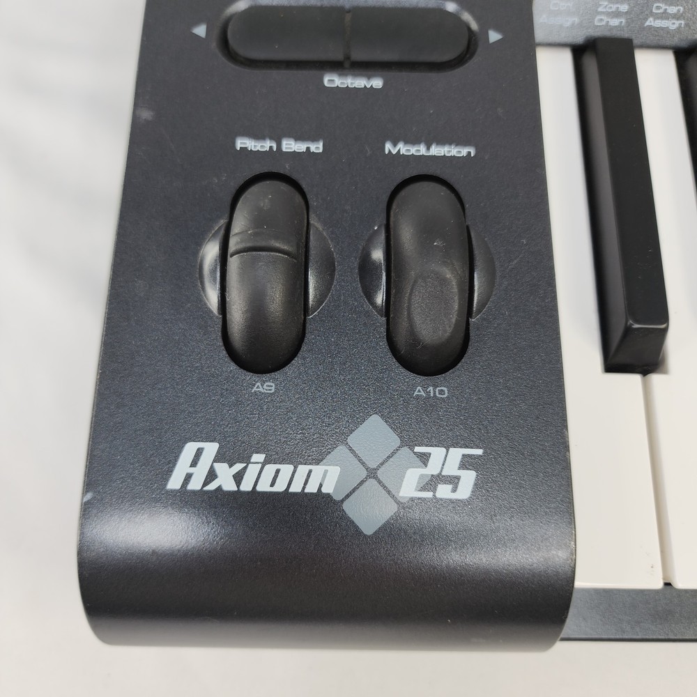 M-Audio Axiom 25 MIDI Keyboard Controller 25 Key USB Semi Weighted 8 Pads Knobs