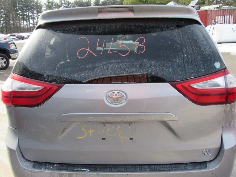 SIENNA 2017 Glove Box 1019741