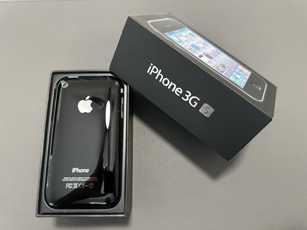 Apple iPhones Collection (12 Items)