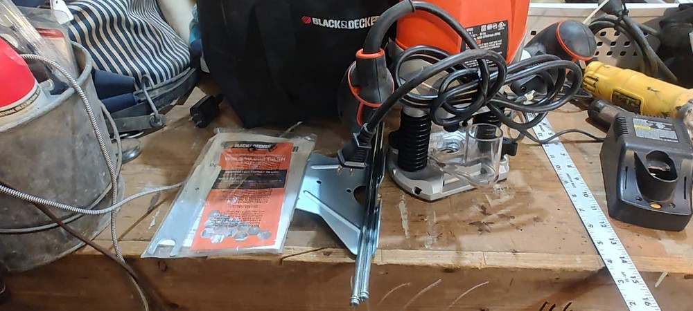 Black & Decker Plunge Router RP250