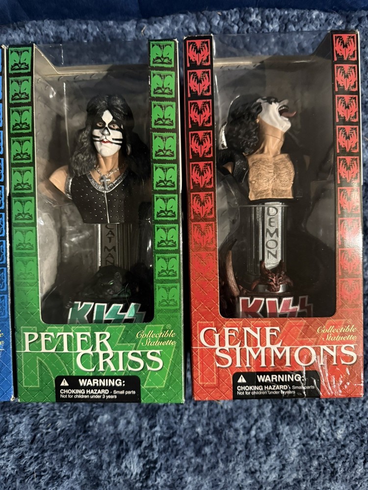 Kiss Bust Set of 4