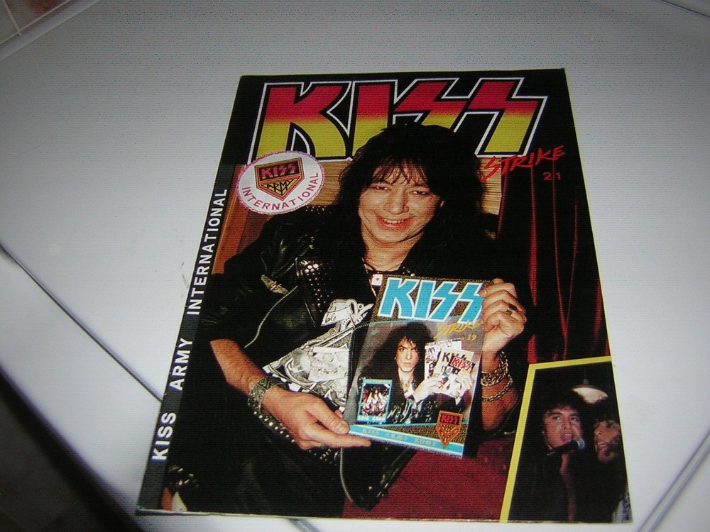 KISS MAGAZINE STRIKE FANZINE  1991 ACE FREHLEY
