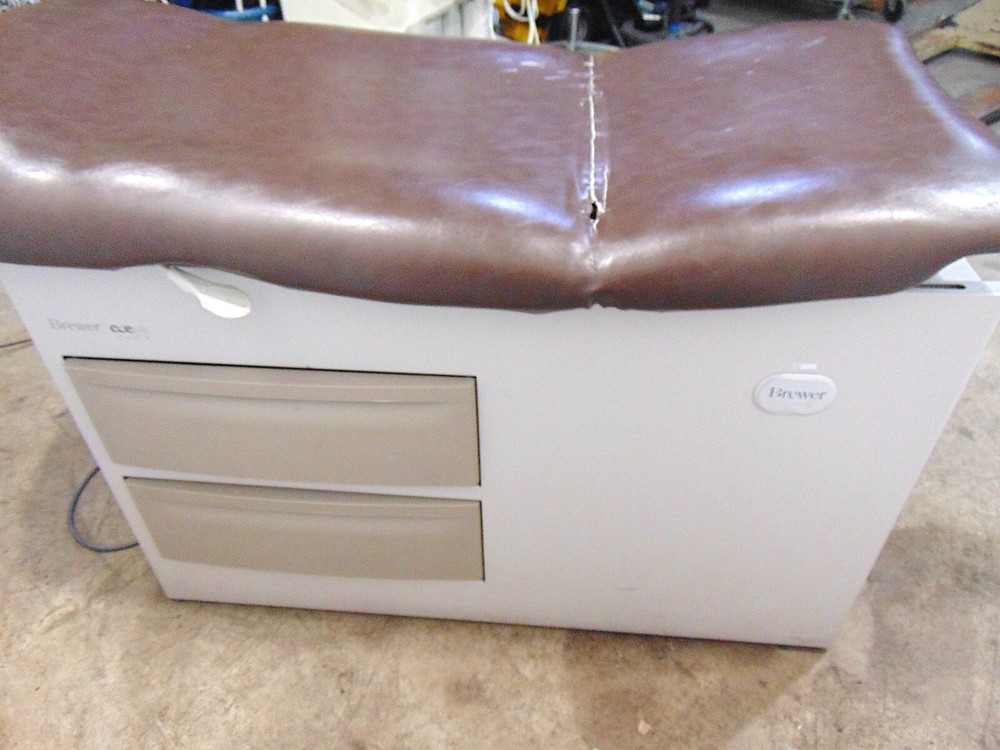 Brewer 5001-15 Exam Table - S7428