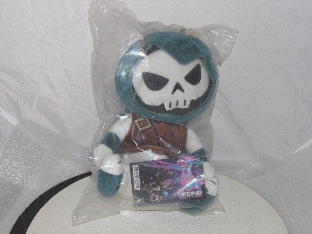 Foundations Tiny Bones Gamer Pouch Plush ULTRA PRO for MTG