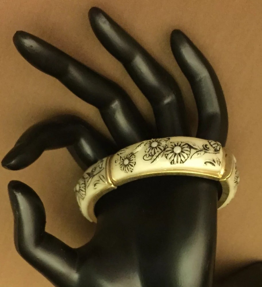 Chic Signed Monet Hinged Bracelet in box bling