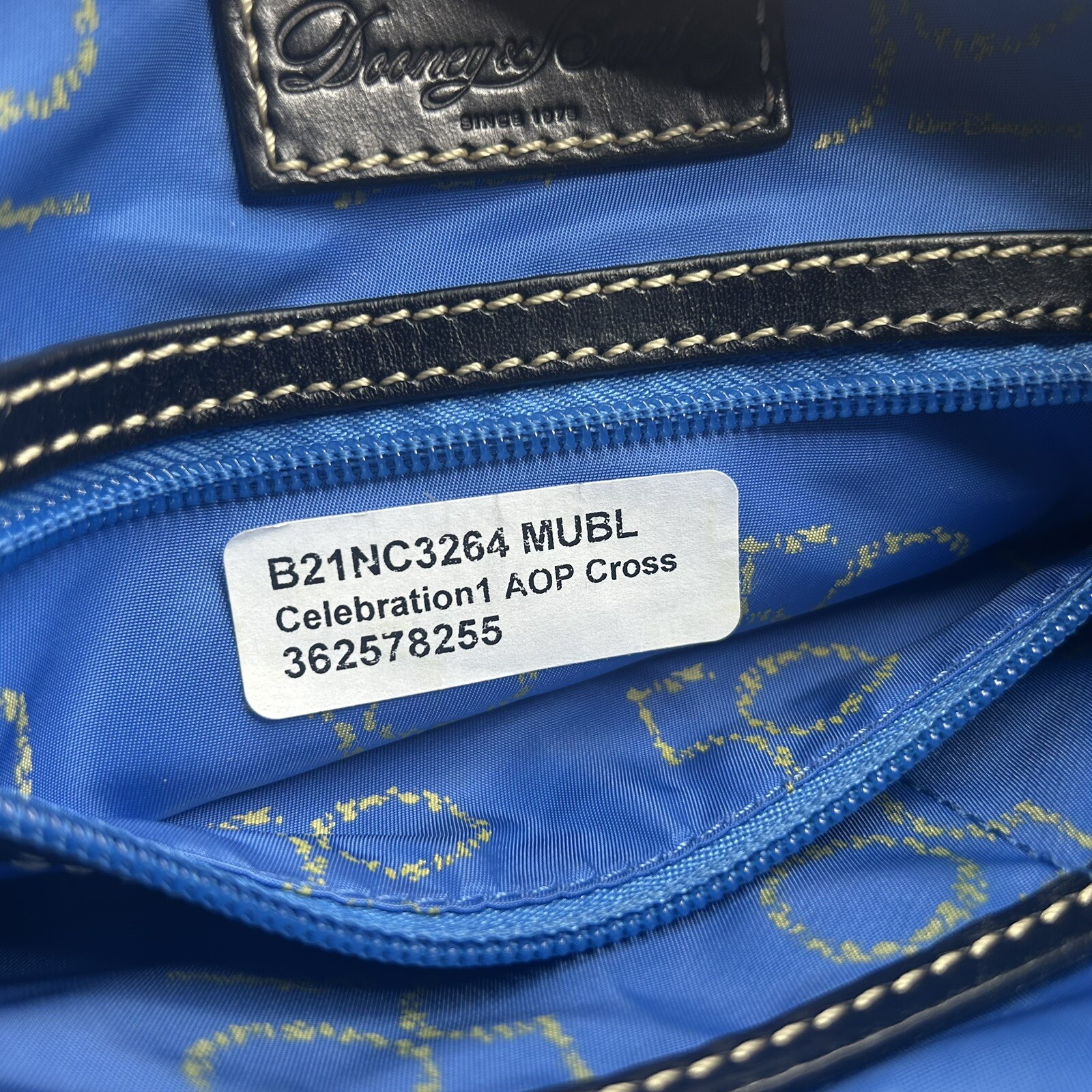 2021 DOONEY & BOURKE Walt Disney World 50th Anniversary Crossbody Bag Purse