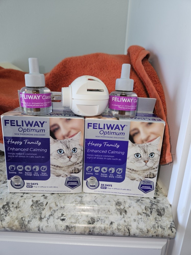 Feliway Optimum Diffuser Kit (2) Diffuser (1) Classic Refill (2)