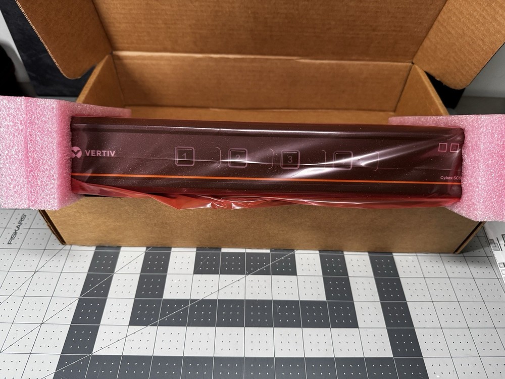 AVOCENT Cybex SC940 Secure KVM Switch - 4 Computer(s) - 1 Local User(s) *NEW*
