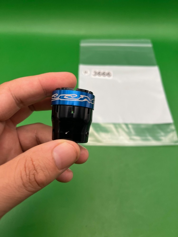 Defiant CCM Feedneck