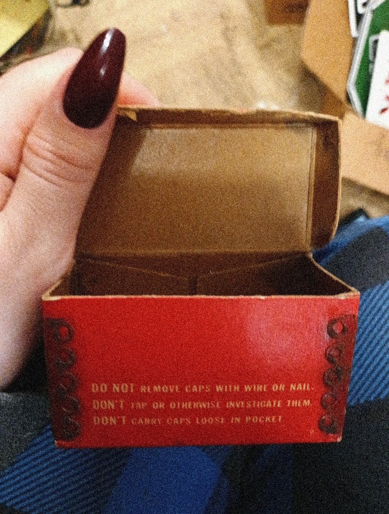 Du Point Blasting Caps Cardboard Box No.6 100 Count