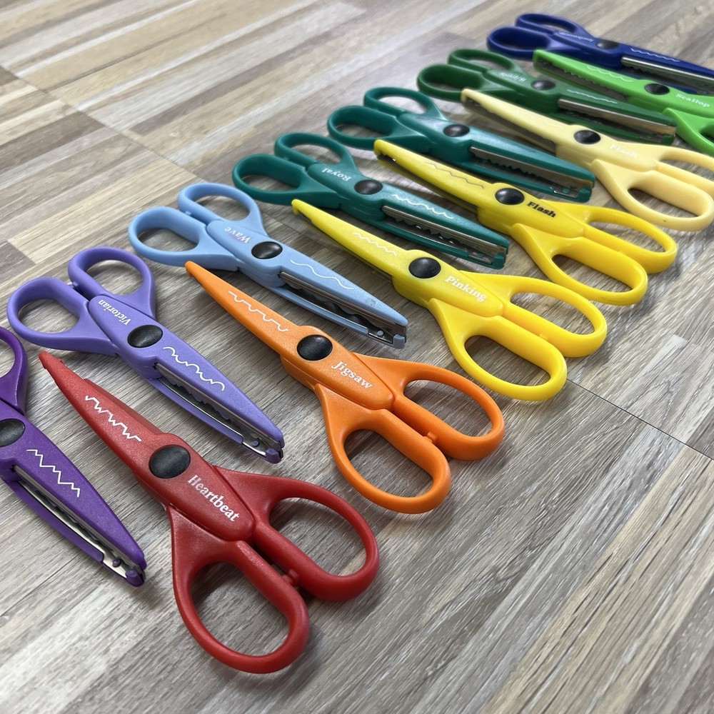 13 Decorative Edge Scrapbook Scissors - M175