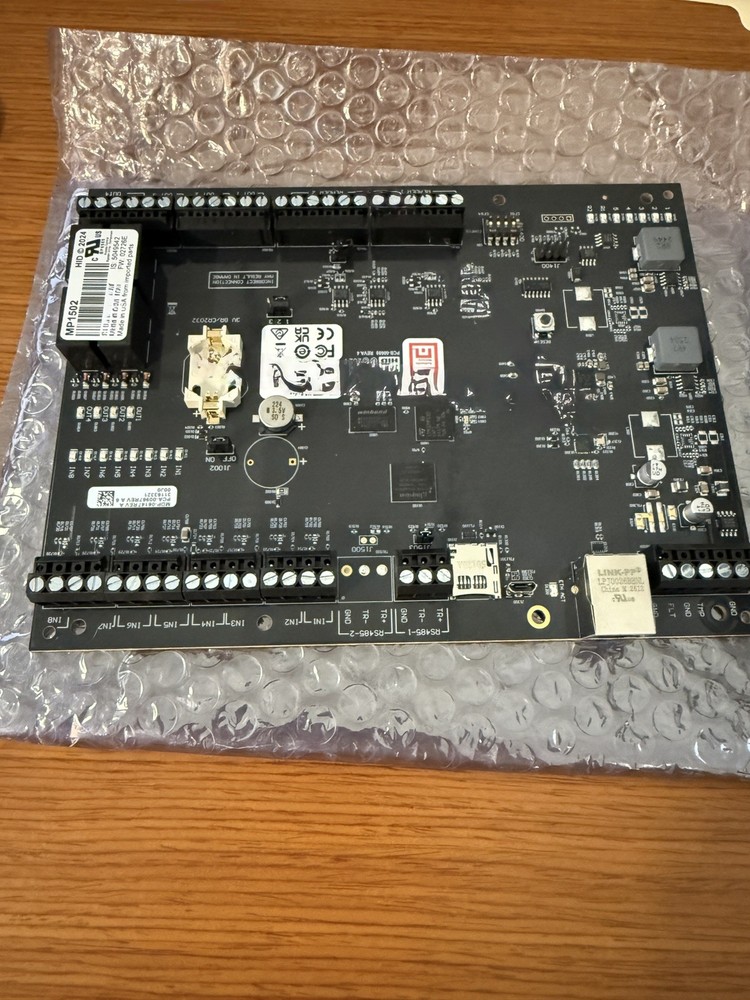 Genetec MP1502 Intelligent Controller (2 Readers, 8 Inputs, 4 Outputs)  **NEW**
