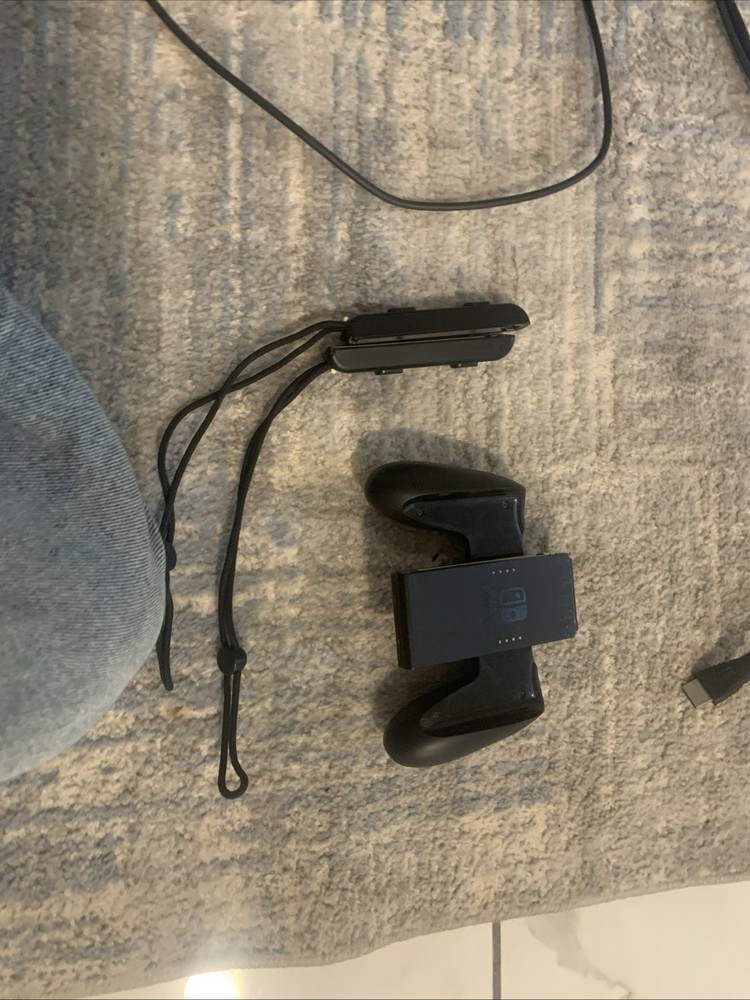 Nintendo Switch Console Bundle Super Mario Bros. U Deluxe Joy-Con Dock Grip Case