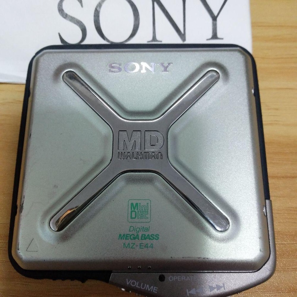 Sony MD Walkman MZ-E44 Gray Main Unit Only