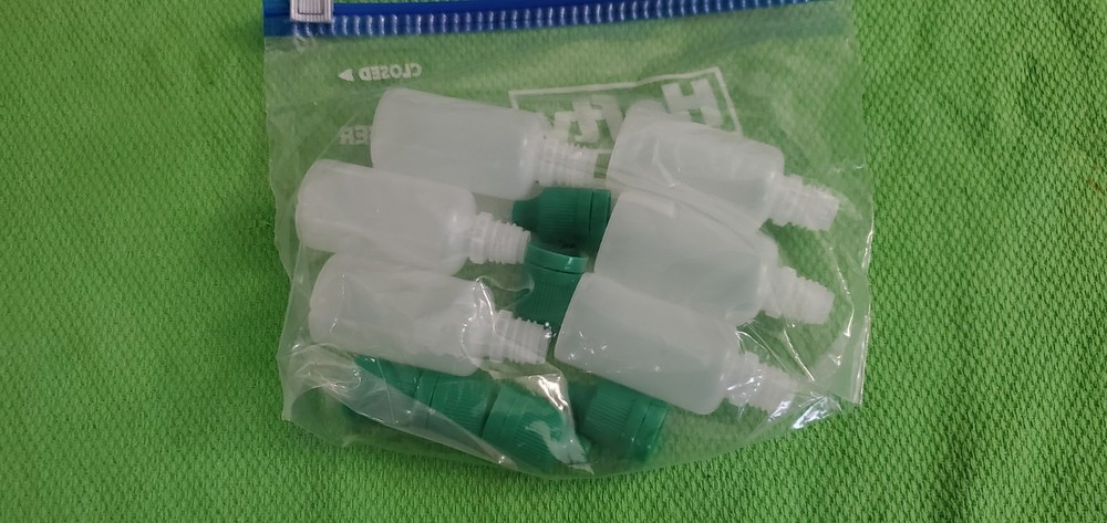 FOUR 100 ML & SIX 30 ML EMPTY REFILLABLE BOTTLES WITH CAPS / TIPS NEW