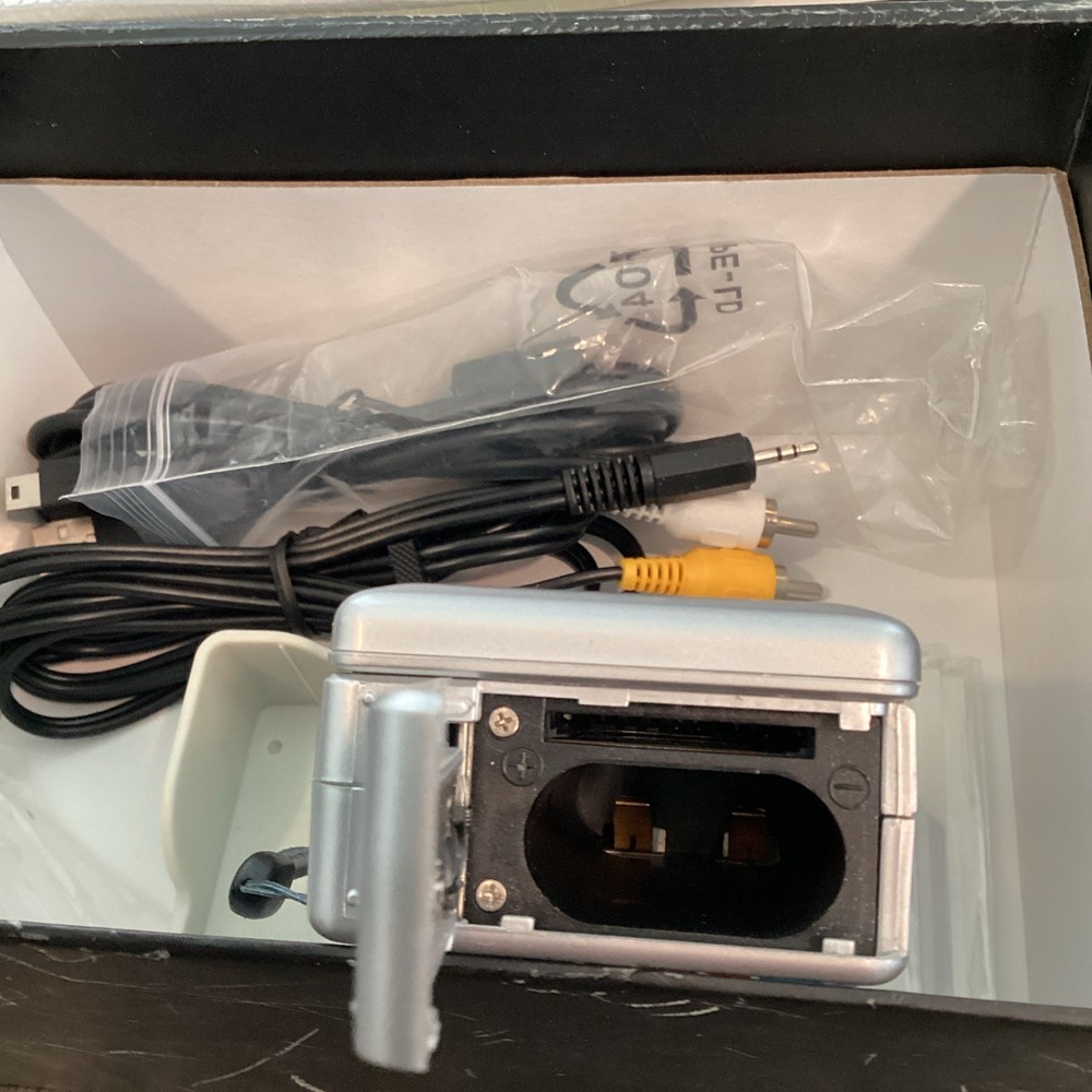 Sonic Snapbox DV51 Digital Video Camera 12 Megapixel