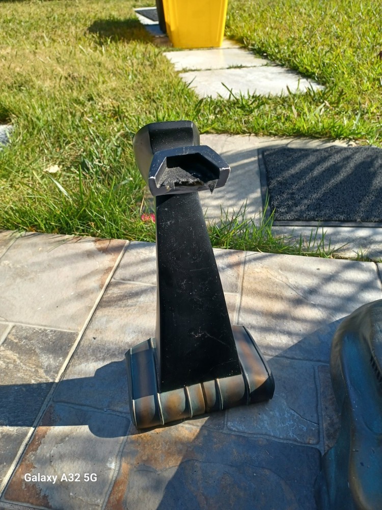 A man from another planet. Here to kill everybody. Predator