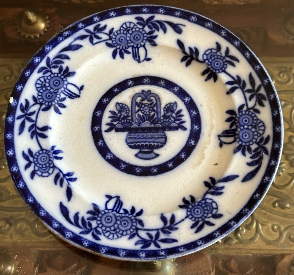 Hogarth blue and white Plate