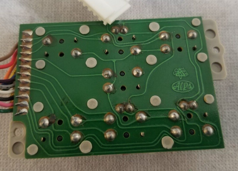 HITACHI D-E65 Stereo Cassette Deck TAPE DECK CONTROLS PCB - Stop, FF, Play, Rew.