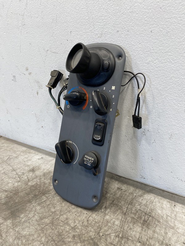 2005 Freightliner Columbia Climate Control (718-11220)