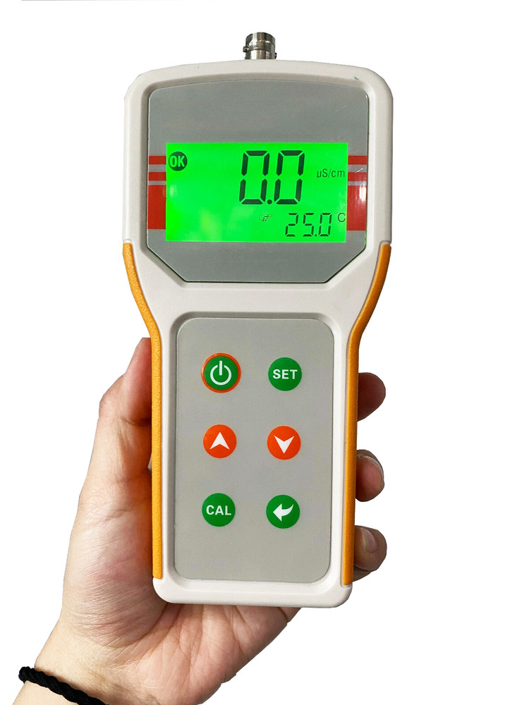 Conductivity Meter Water Quality Analyzer with Temp Compensation 10-50℃ Manual