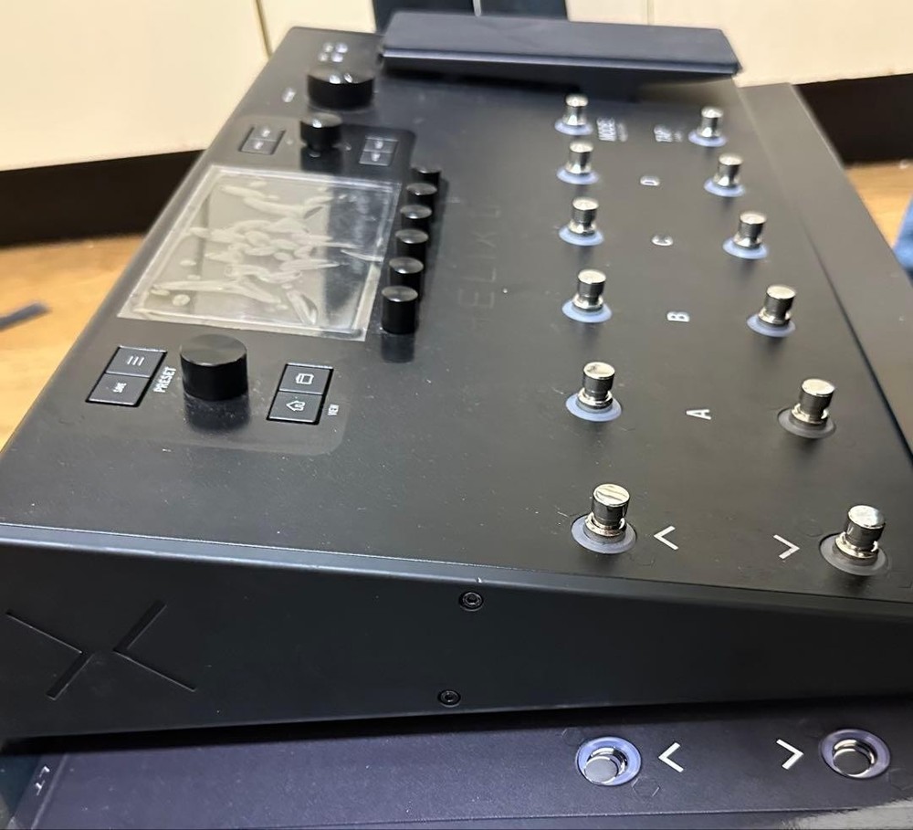 Line 6 HELIX LT Guitar Amp Simulator Multi-Effects Processor